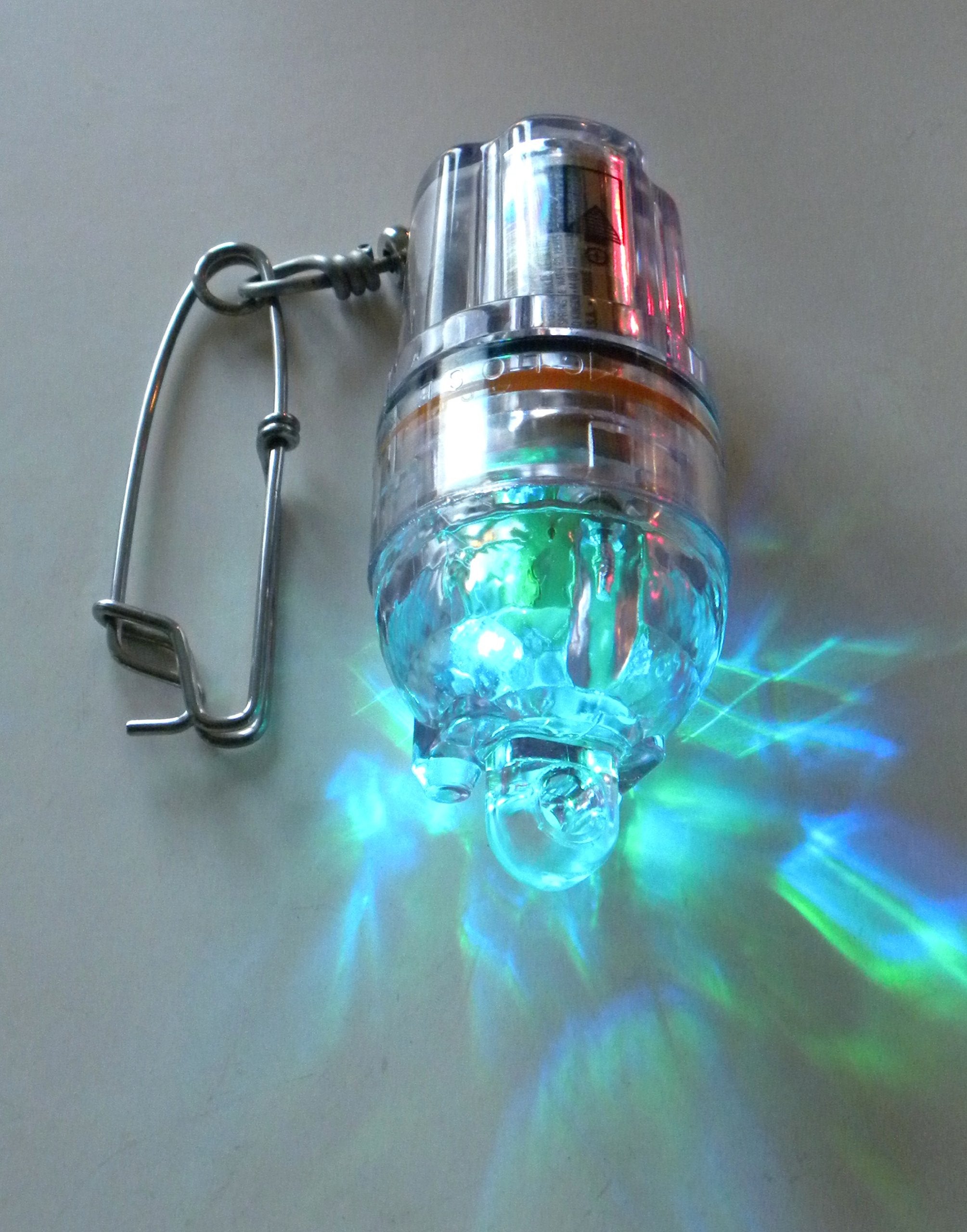 Deep Drop fishing light attracting fish and bait at deep depth