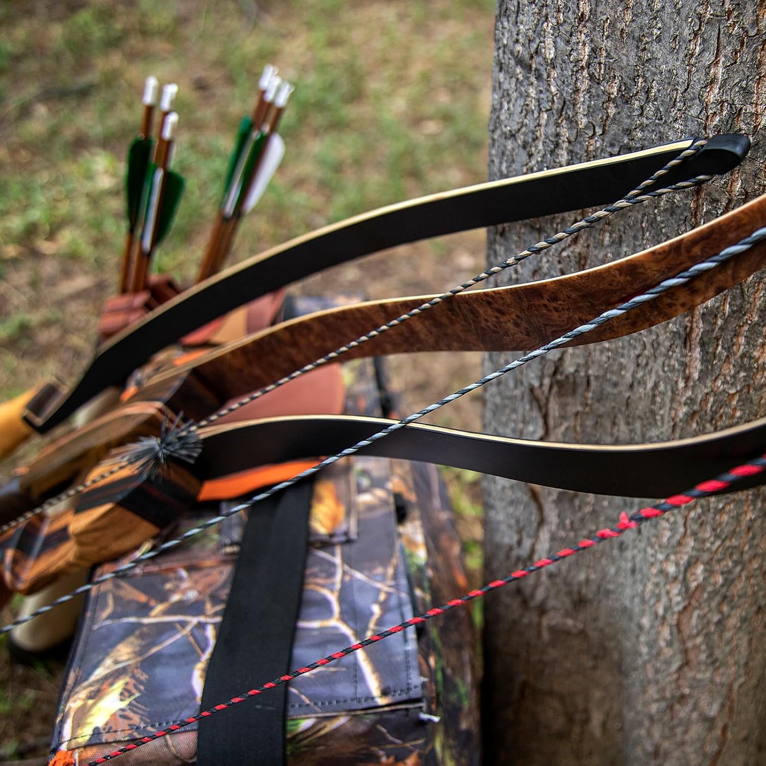 Deerseeker 16-strand D97 bowstring highlights structure and consistency for smooth arrows.