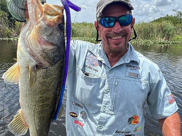 Delong Lures bass bite action demonstrates realistic prey response for aggressive strikes.