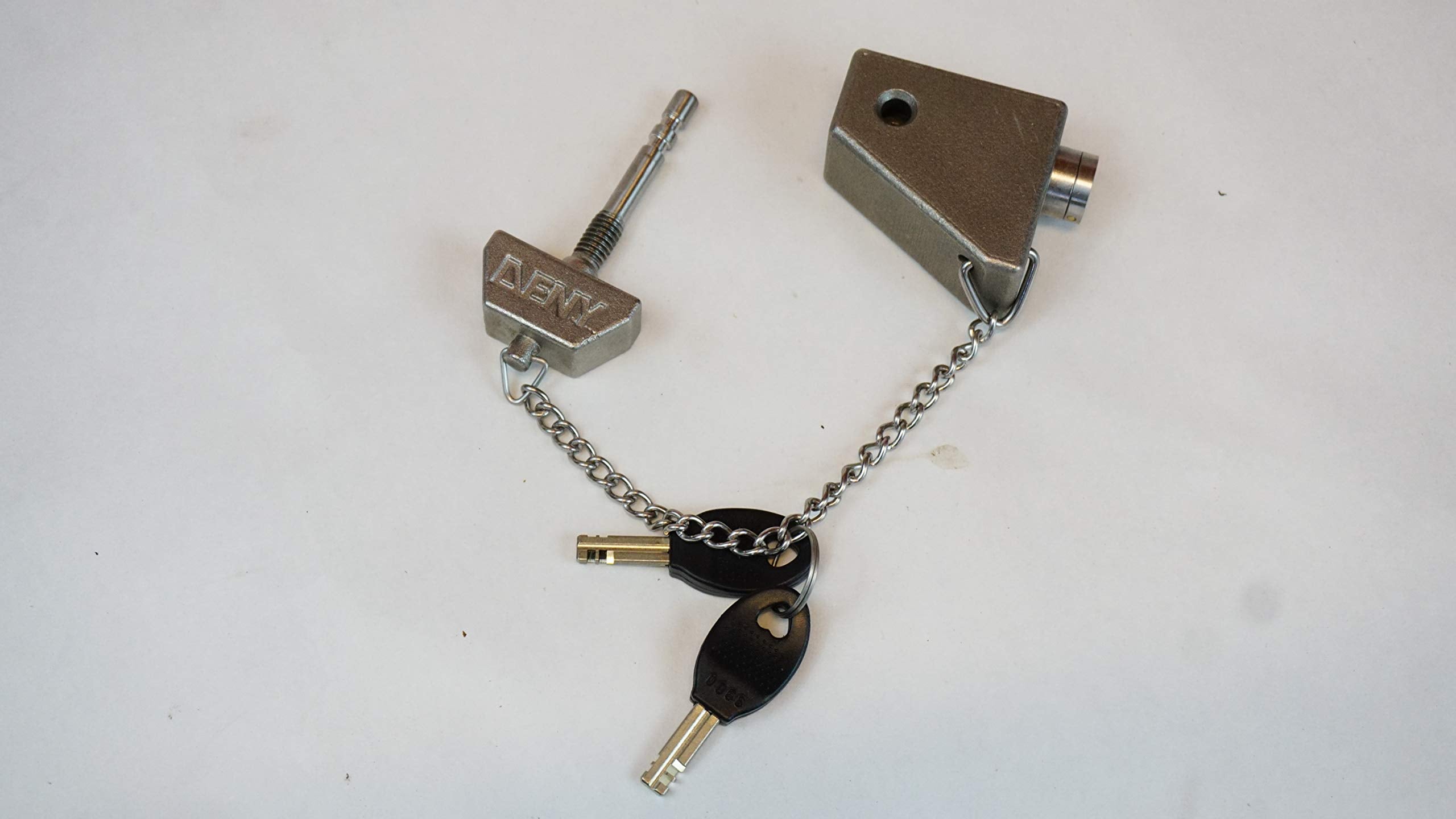 DENY LidLock ultra-durable mechanism demonstrates long-lasting cooler protection.