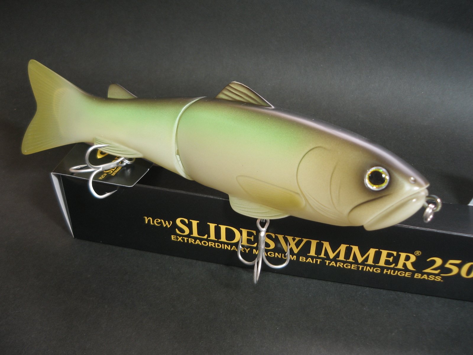Deps Silent Swimmer 250 front view highlights stealth design for bass angling