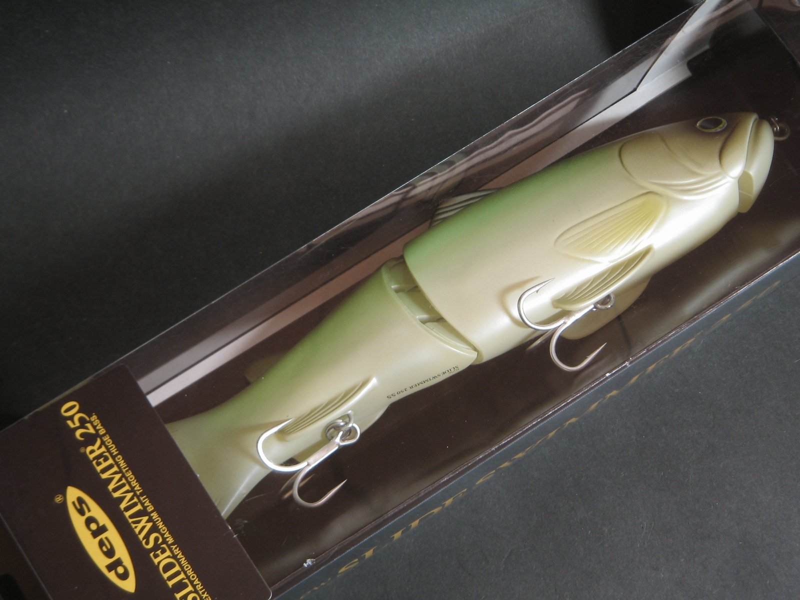 Deps Silent Swimmer 250 in-water action captures stealthy swim for bass attraction