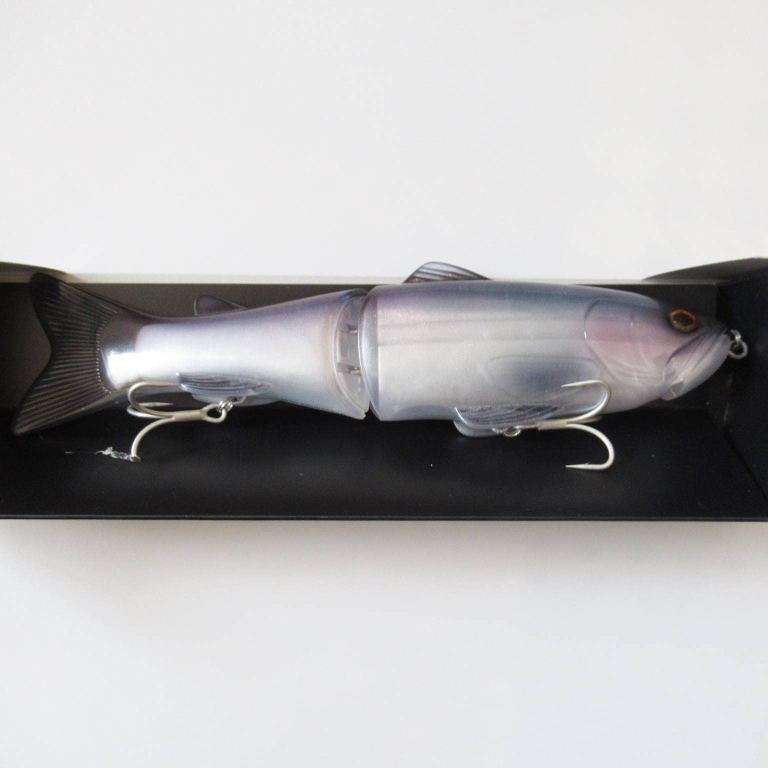 Close-up: 3D eyes, realistic scales and gills on the Silent Swimmer 250