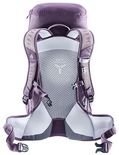 Deuter AC Lite 22L SL hip fins provide stable, breathable support during long walks