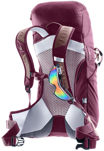 Deuter AC Lite 22L SL dedicated cellphone pocket keeps valuables accessible