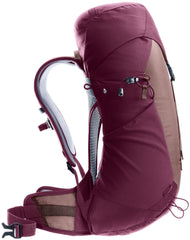 Deuter AC Lite 22L SL side pocket storage demonstrates quick-access on hikes