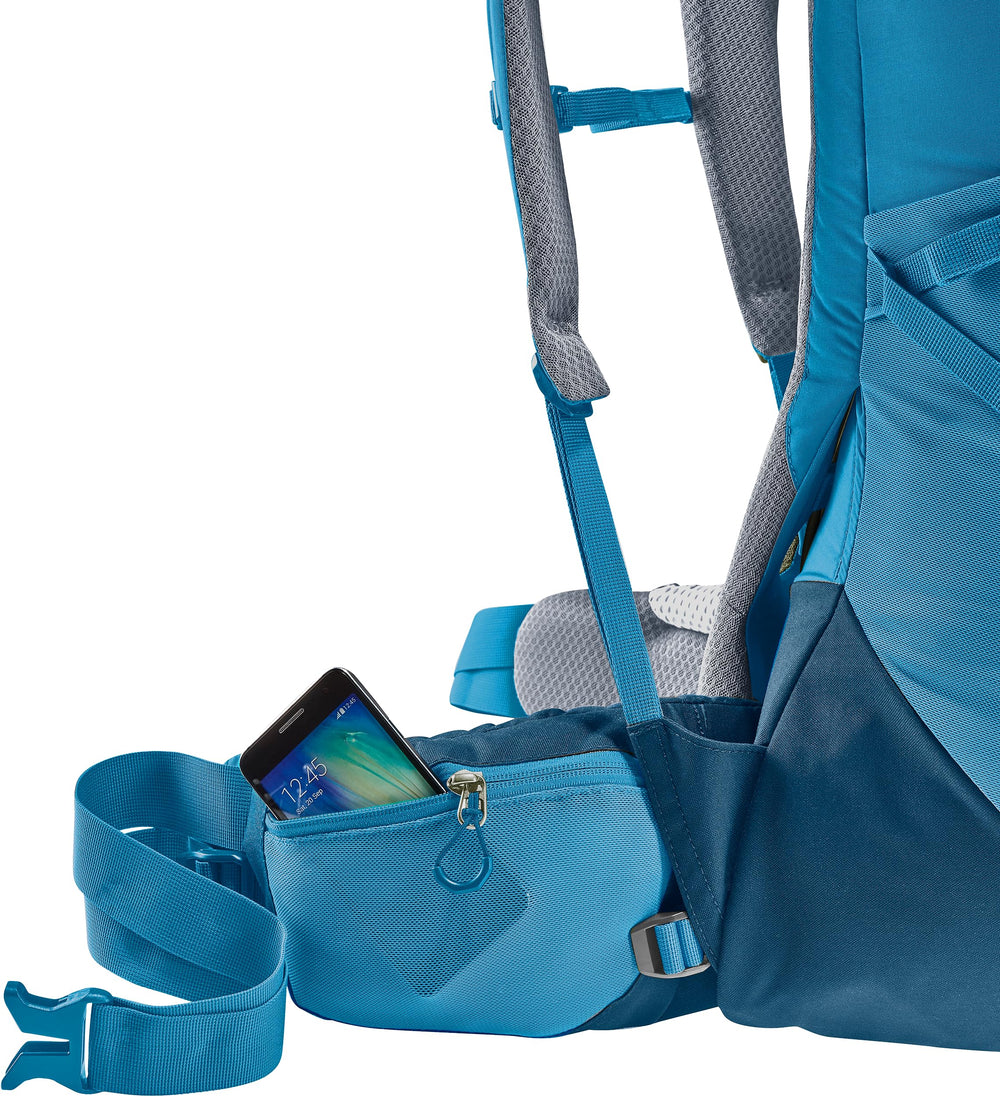 Deuter separate bottom compartment for sleeping bag or layers