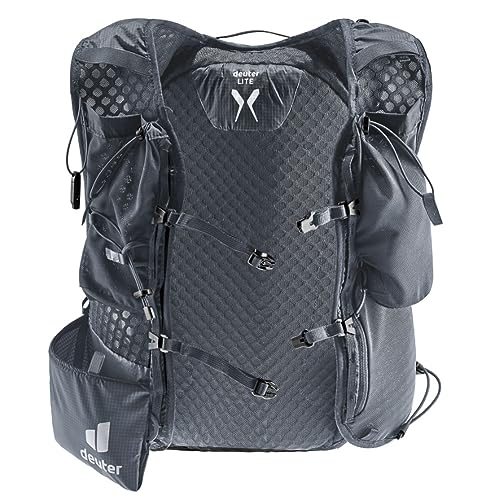Deuter Ascender 7L hydration connection, compatible with a 2L system for on-the-go hydration.
