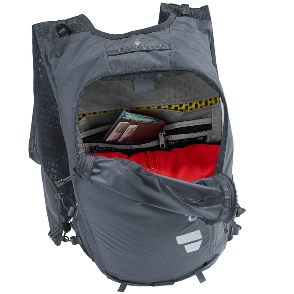 Deuter Ascender 7L multi-pocket organization, keeps essentials within reach.