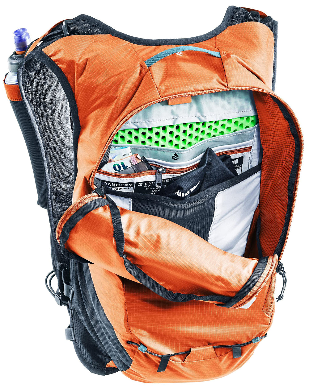 Deuter Ascender 7L ergonomic shoulder straps ensuring secure fit during movement.