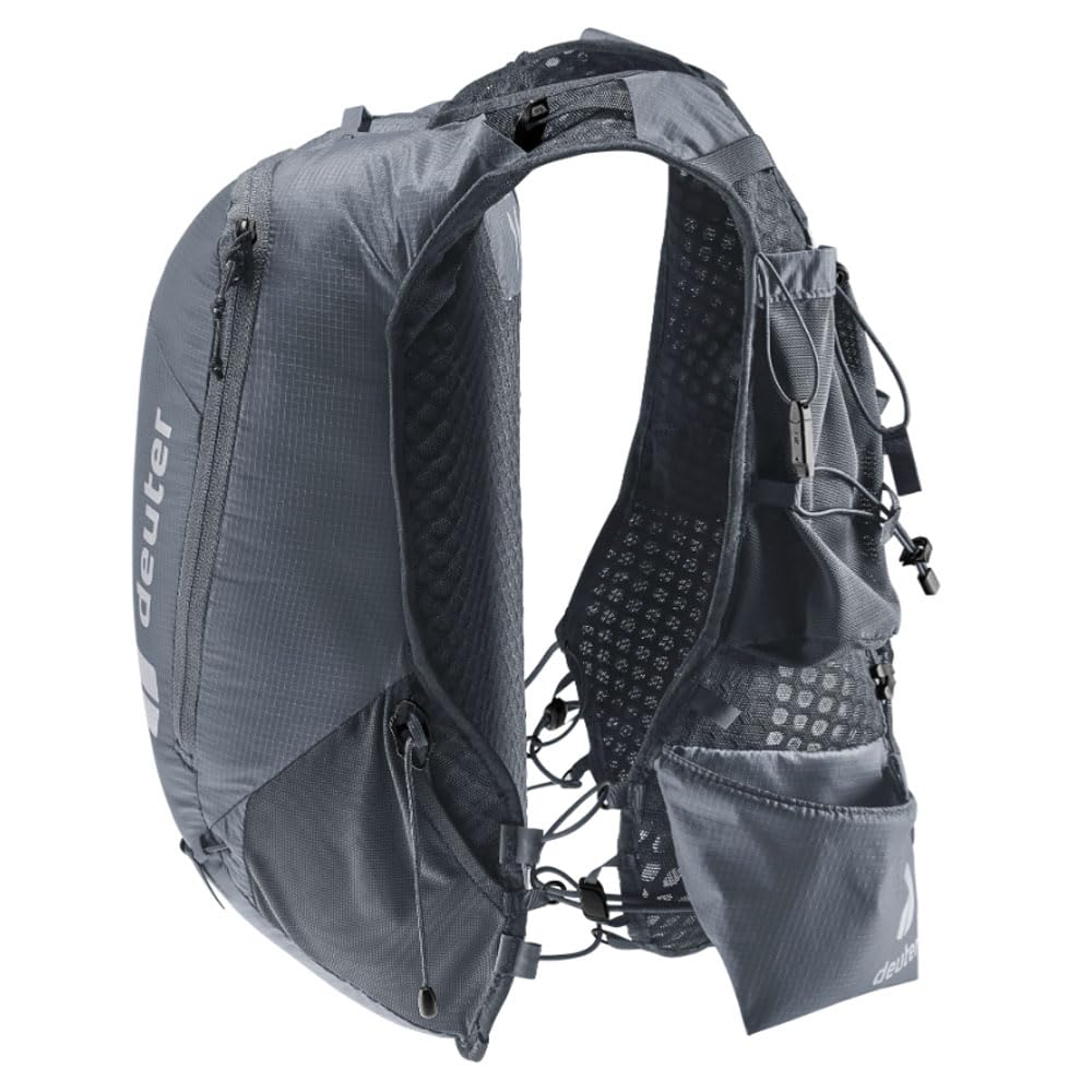 Deuter Ascender 7L soft flasks included, flexible hydration during activity.
