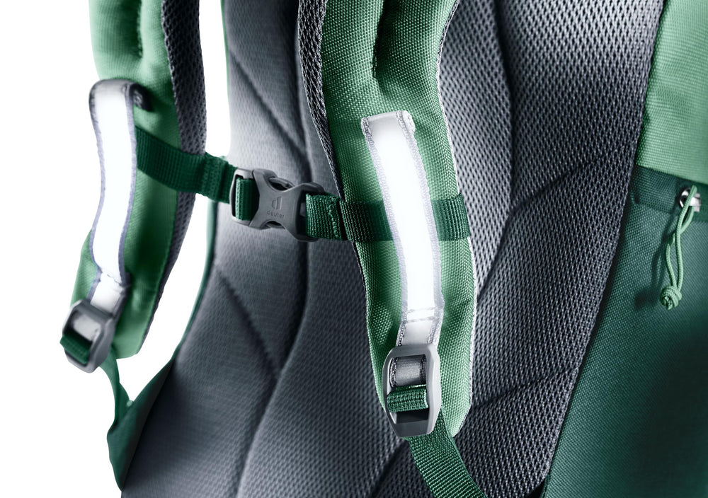 Deuter Forest Fox 14L ventilated back system enhances airflow