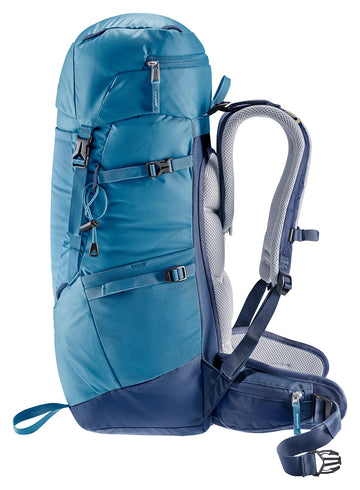 Hip fins and strap system on Deuter Fox 30 secure the load
