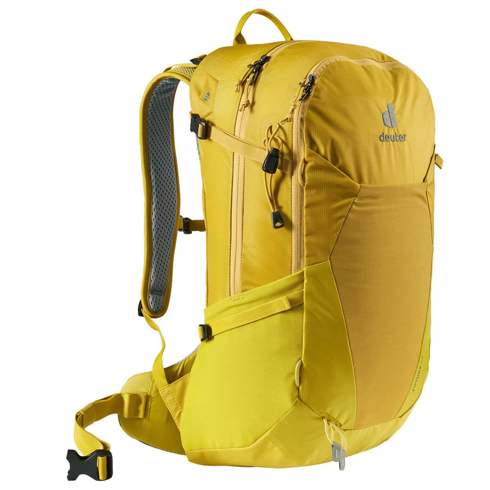 Deuter Futura 23 front pocket organizer for quick access and neat gear setup on day hikes.