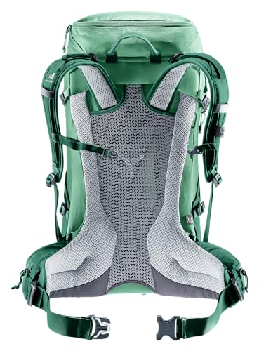 Deuter Futura 24 SL front pocket dries damp gear during treks.
