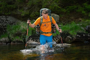 Pivoting shoulder straps on Deuter Futura Air Trek 50-10l adapt for comfort