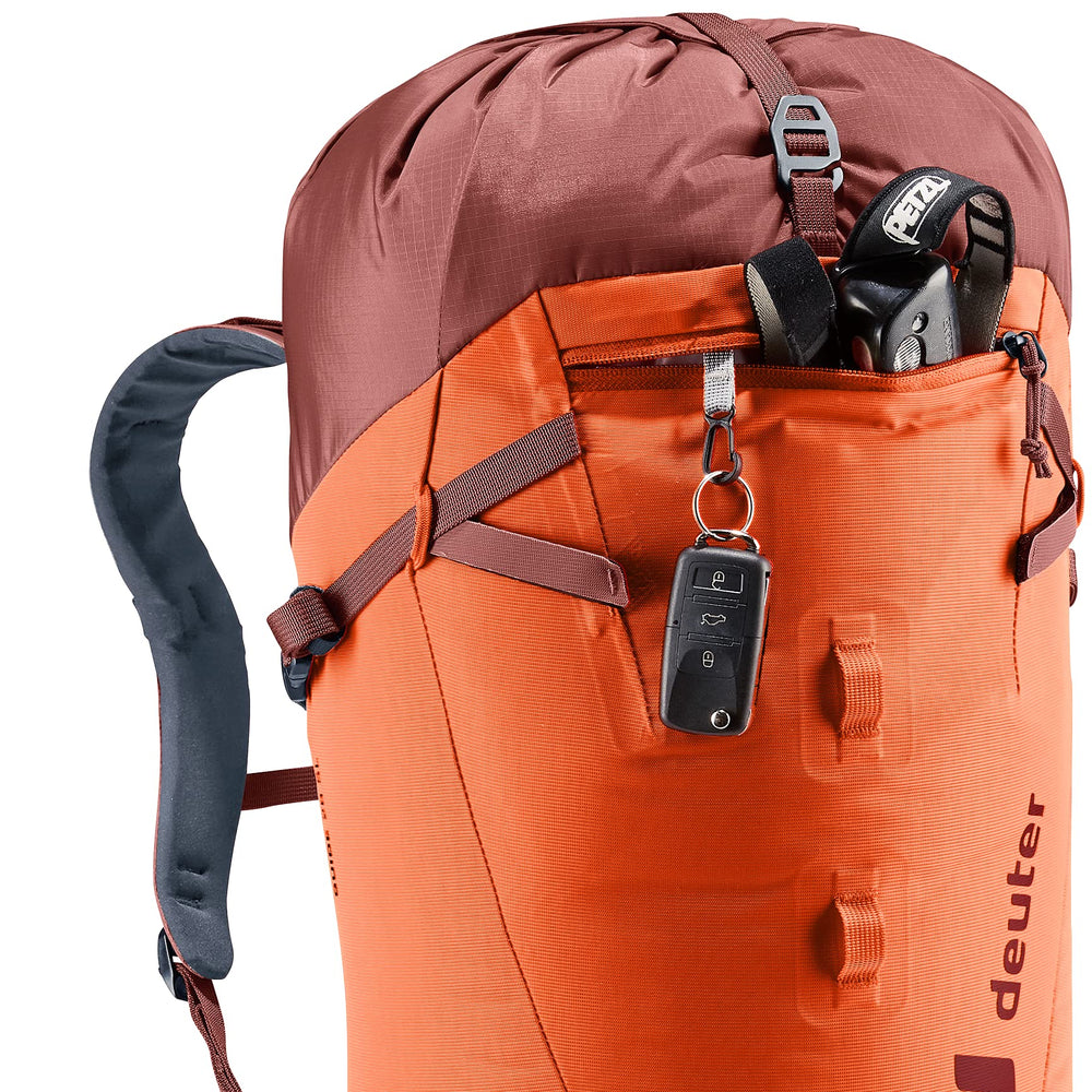 Deuter Guide 28L SL stowable hip fins optimize packing when not in use.