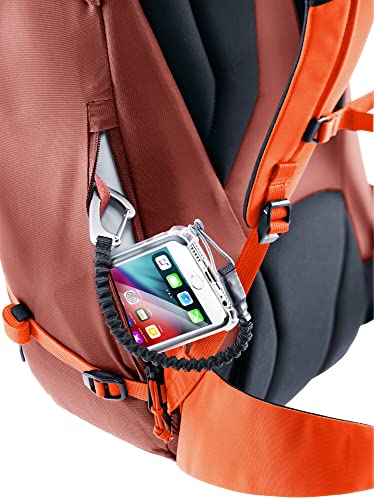 Deuter Guide 30L 3L hydration compatibility supports extended adventures.