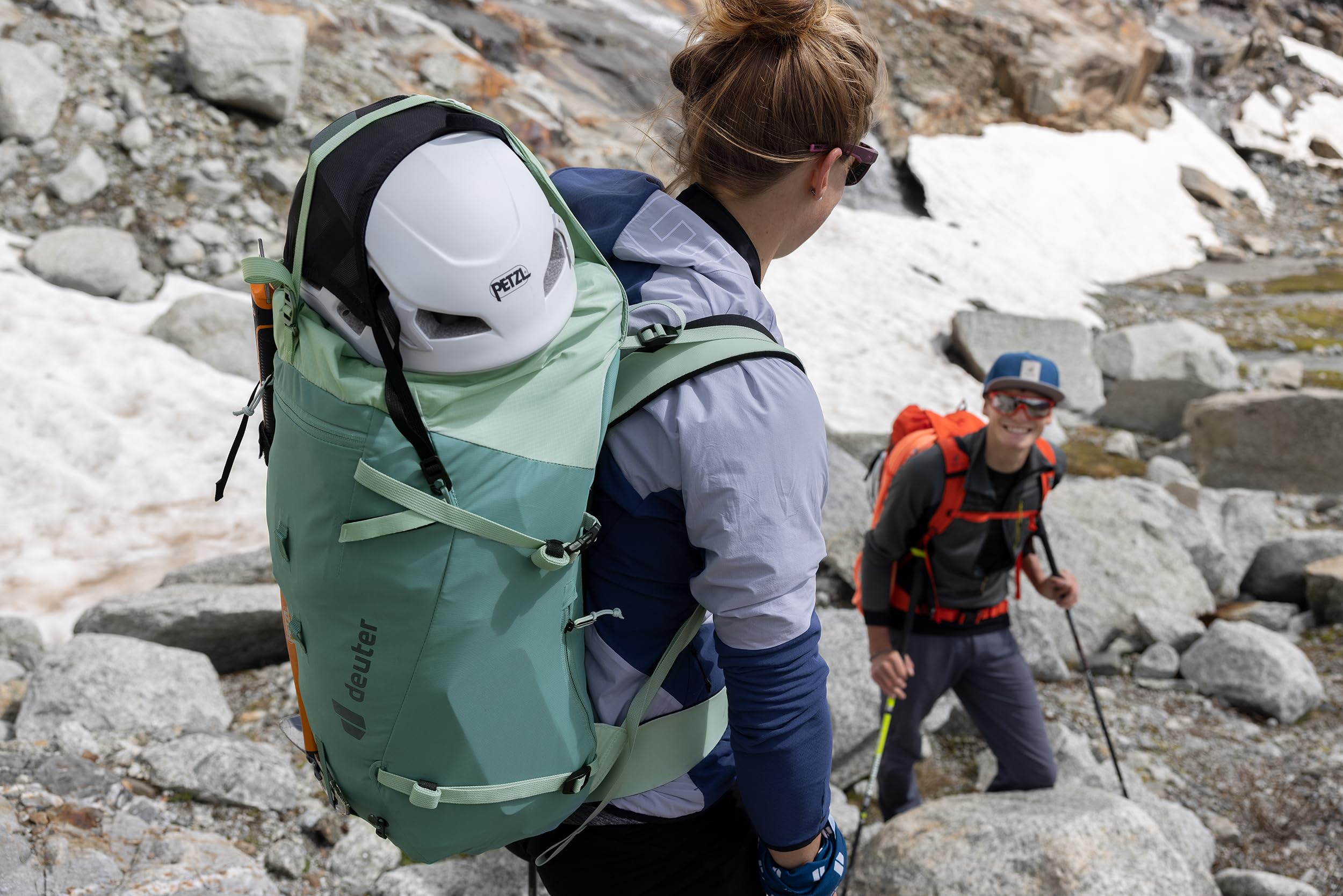 Deuter Guide 44 bottom compartment with front zip for separation.
