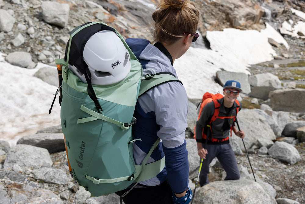 Deuter Guide 44 bottom compartment with front zip for separation.