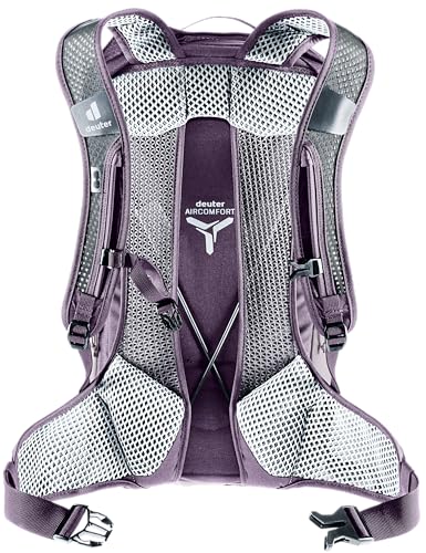 Hydration pocket inside Deuter Race Air 14+3 keeps fluids handy.