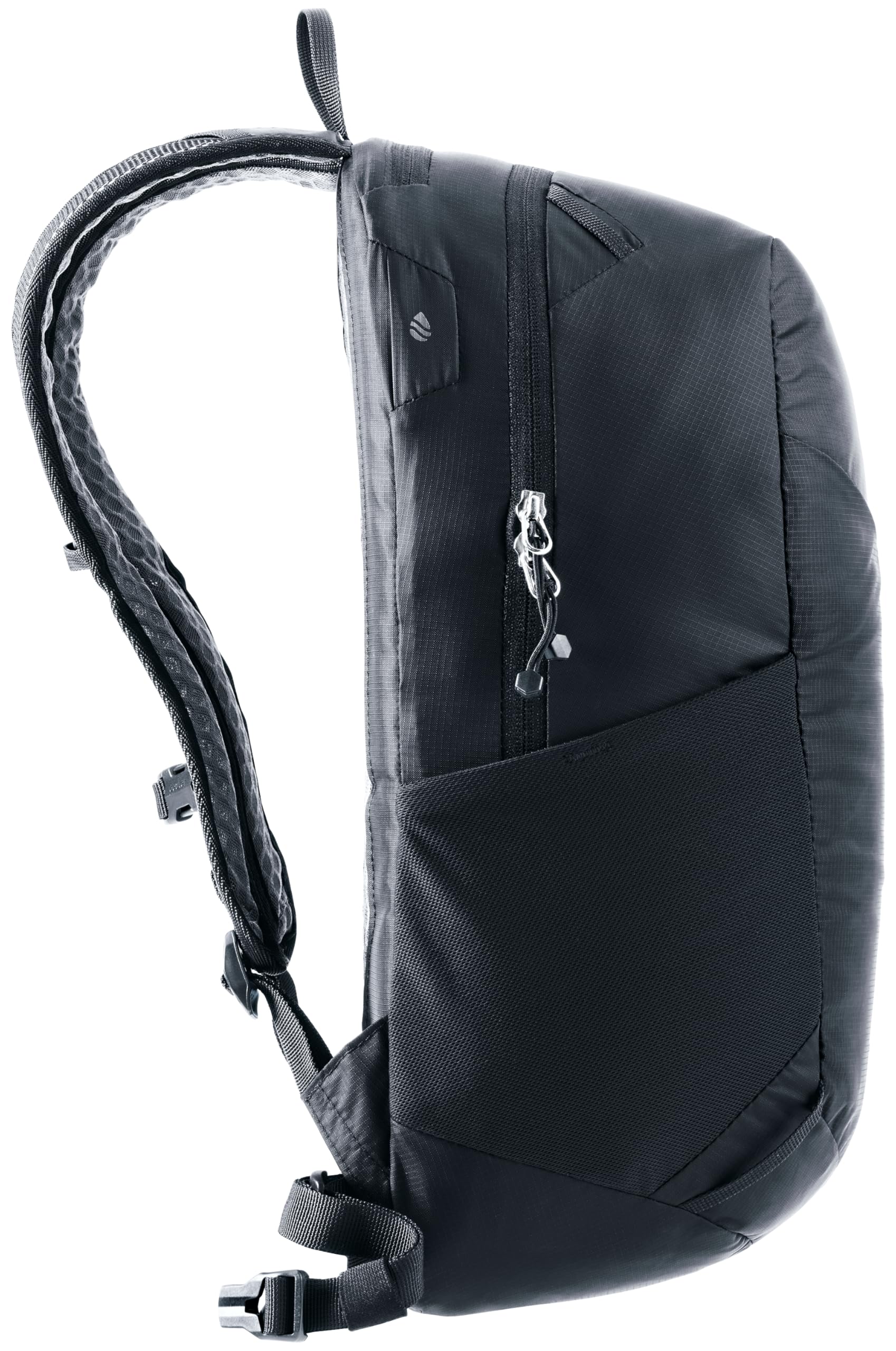 Deuter Speed Lite 17L hydration compatibility shown with water reservoir ready for sips.