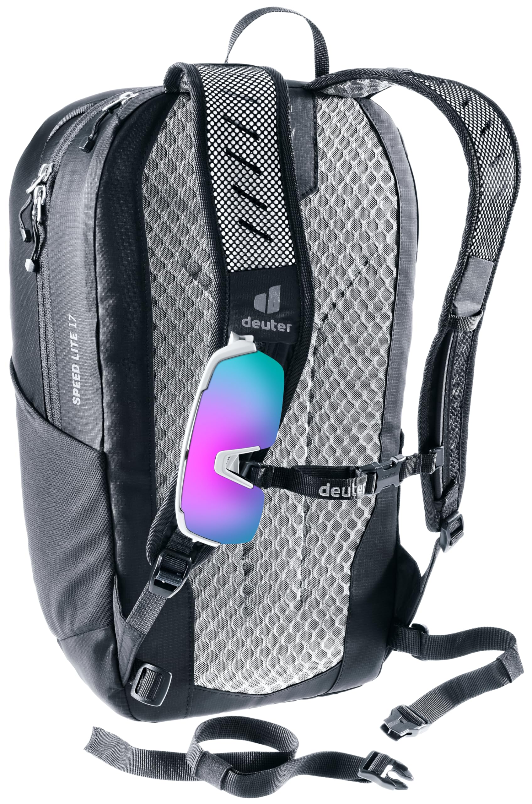 Deuter Speed Lite 17L precision sternum strap enhances load transfer.