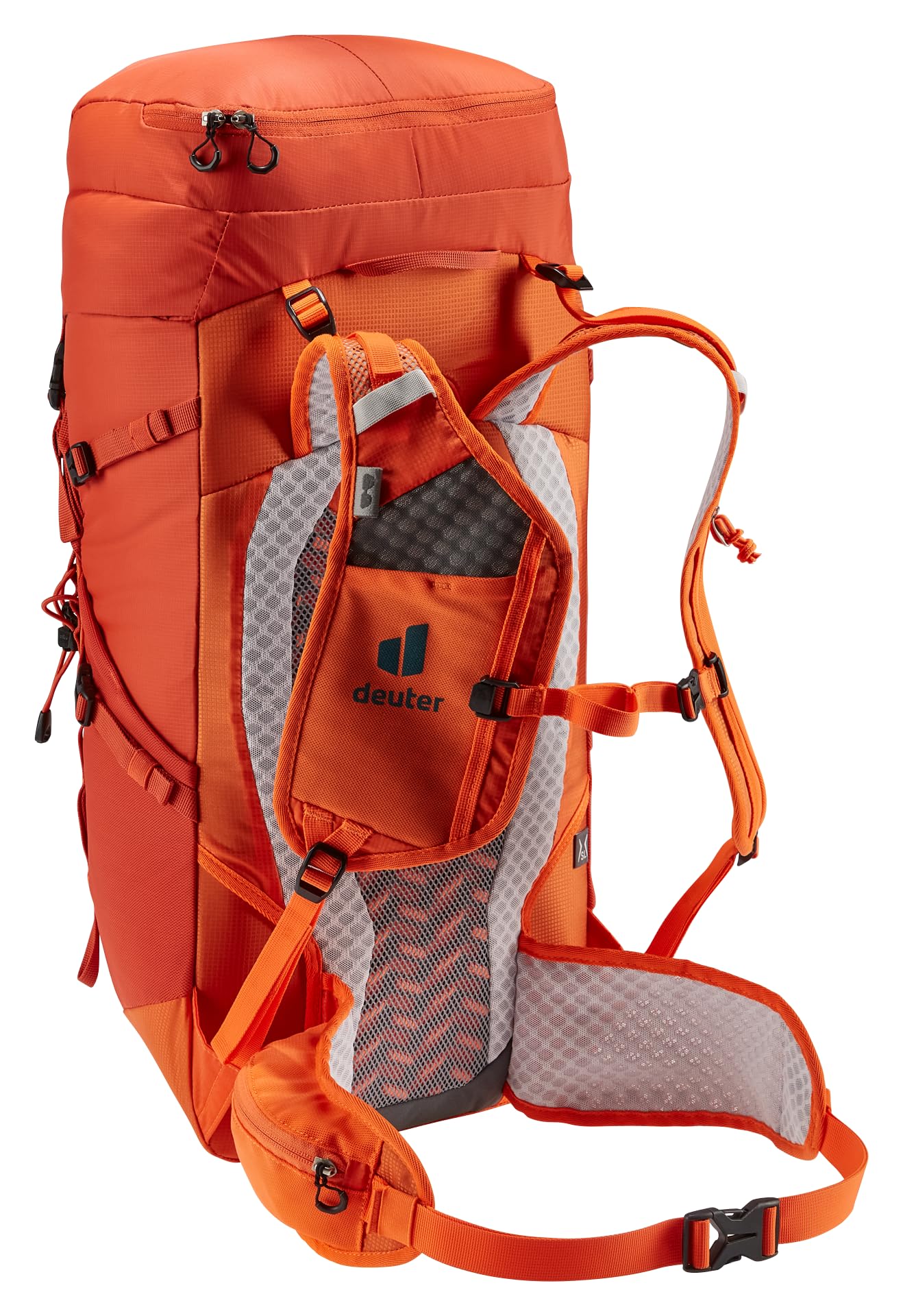 Deuter Speed Lite 28 SL front zip pocket for easy reach.