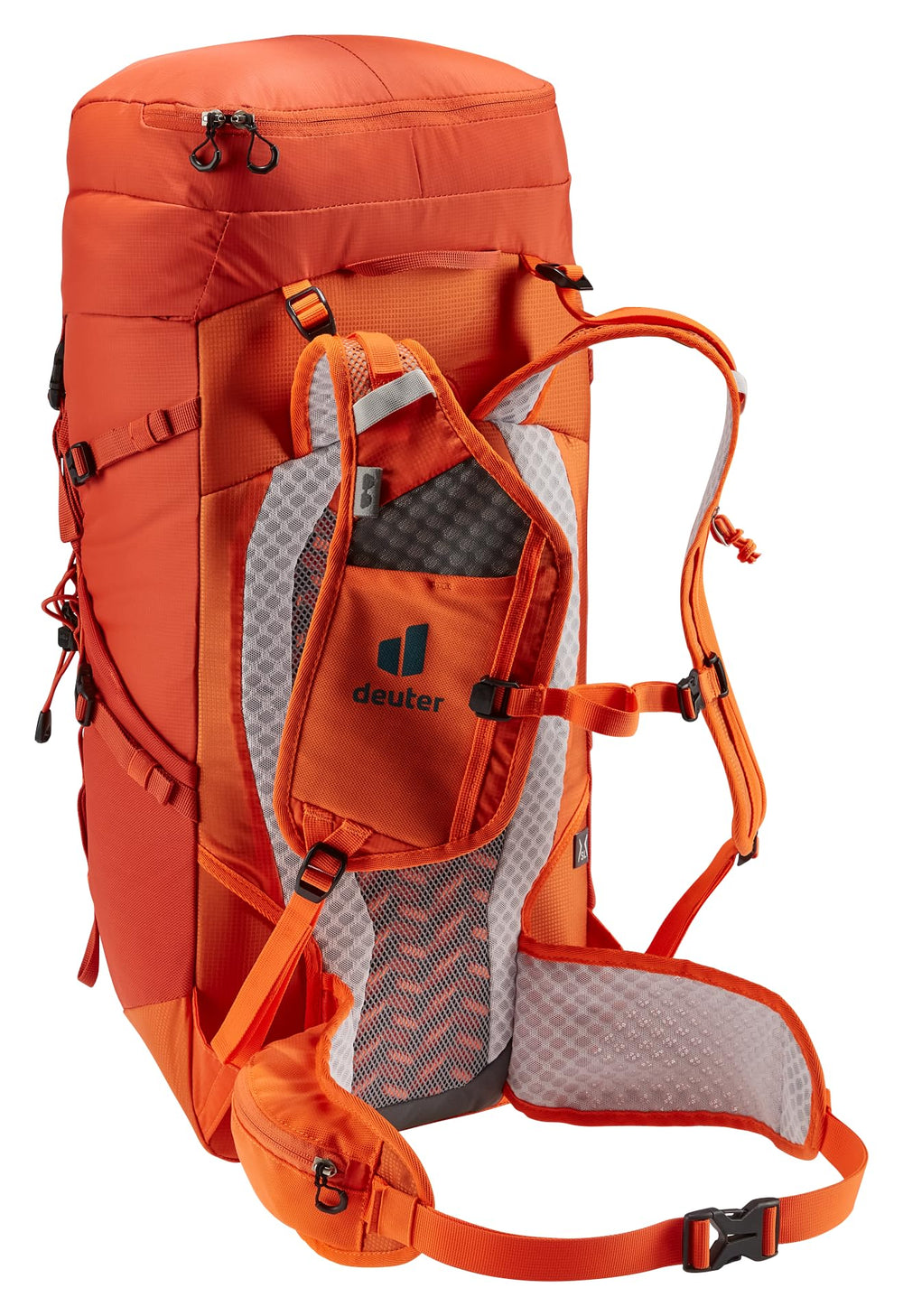 Deuter Speed Lite 28 SL front zip pocket for easy reach.