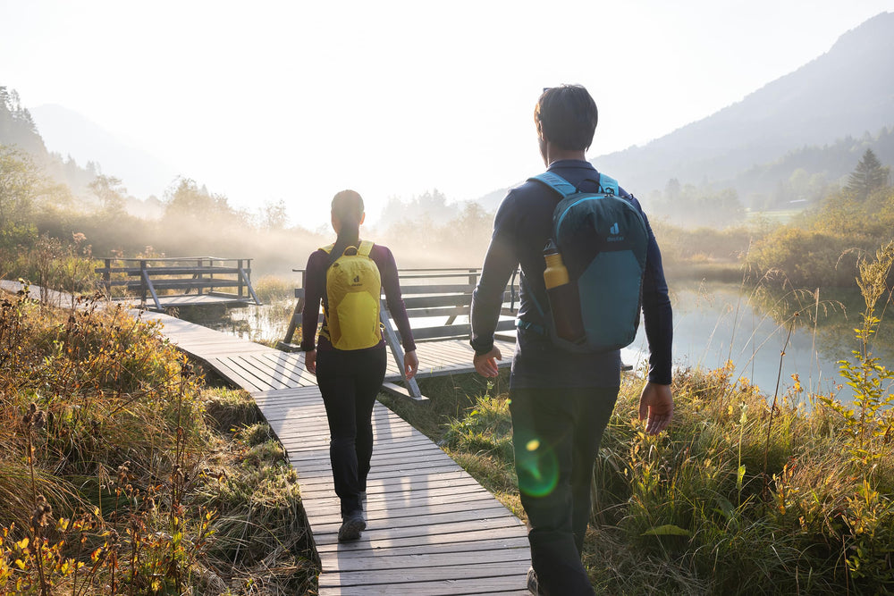 Deuter Speed Lite 30L hydration compatibility supports on-trail drinks.