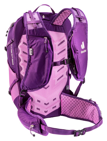Deuter Speed Lite Pro 17L SL hip fins provide secure stability on rugged trails.