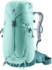 Deuter Trail 22L SL back system promotes airflow for comfortable uphill hikes.