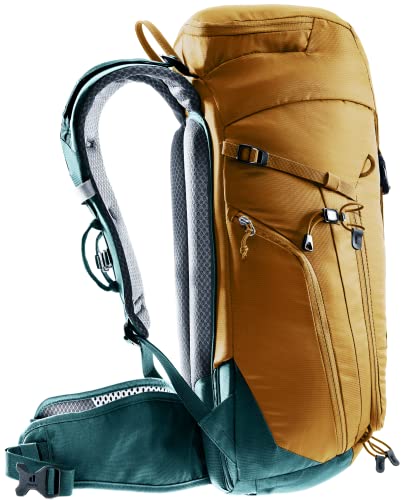 Deuter Trail 24L pivoting shoulder straps adapt to movement.