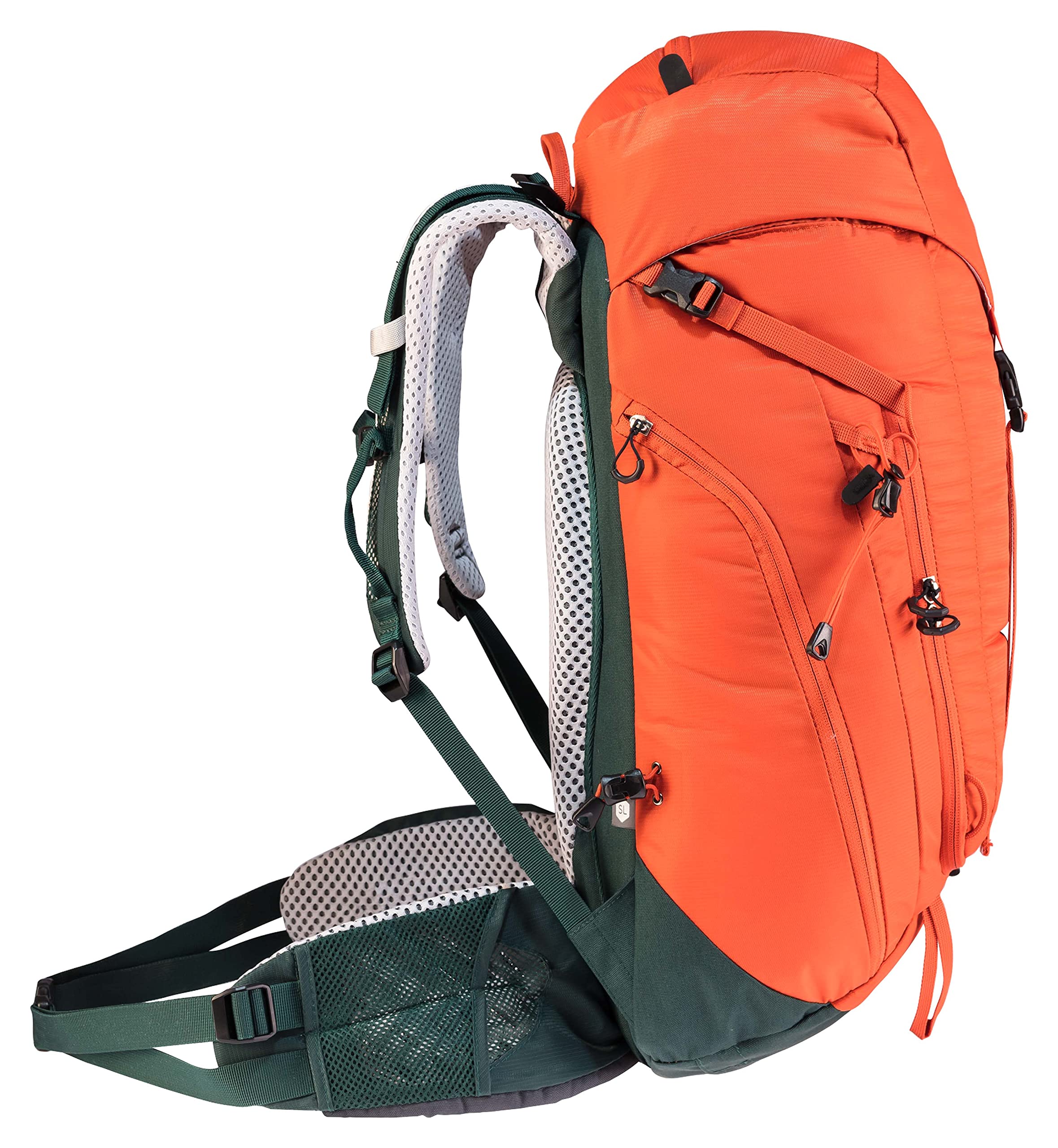 Deuter Trail 28 SL hip belt and chest strap for secure, adjustable fit