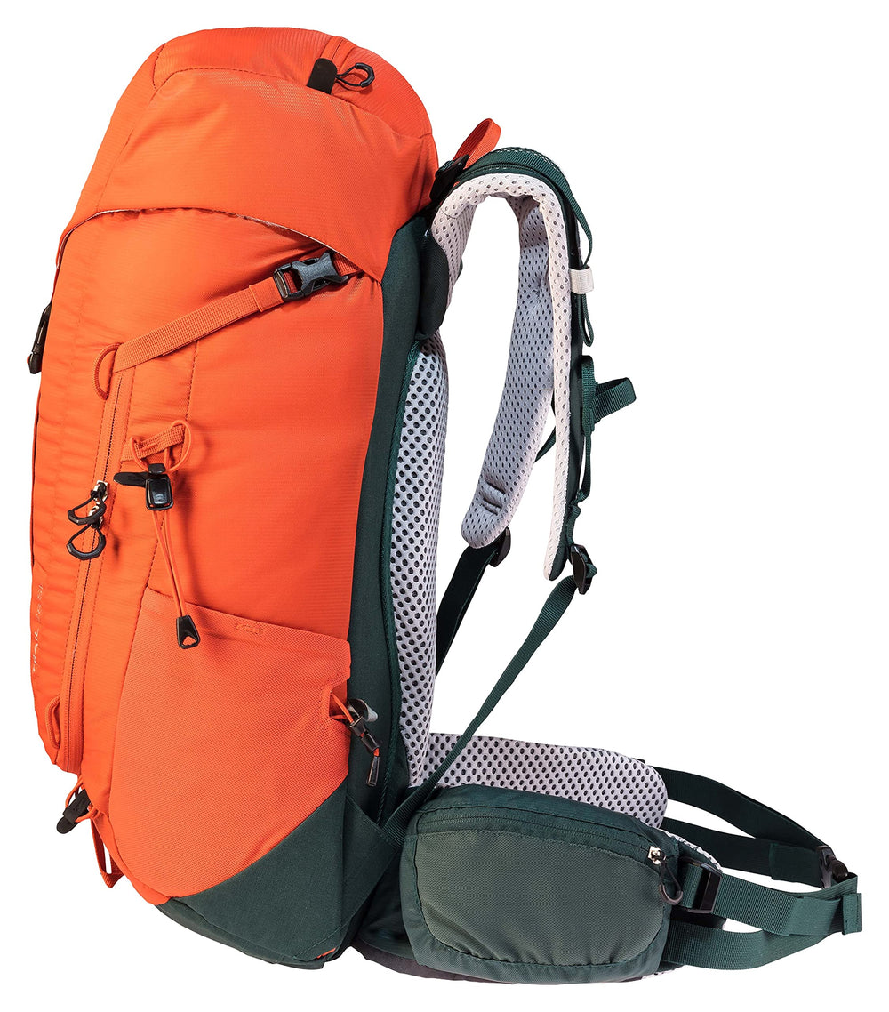Deuter Trail 28 SL interior pocket and hydration compatibility for easy access