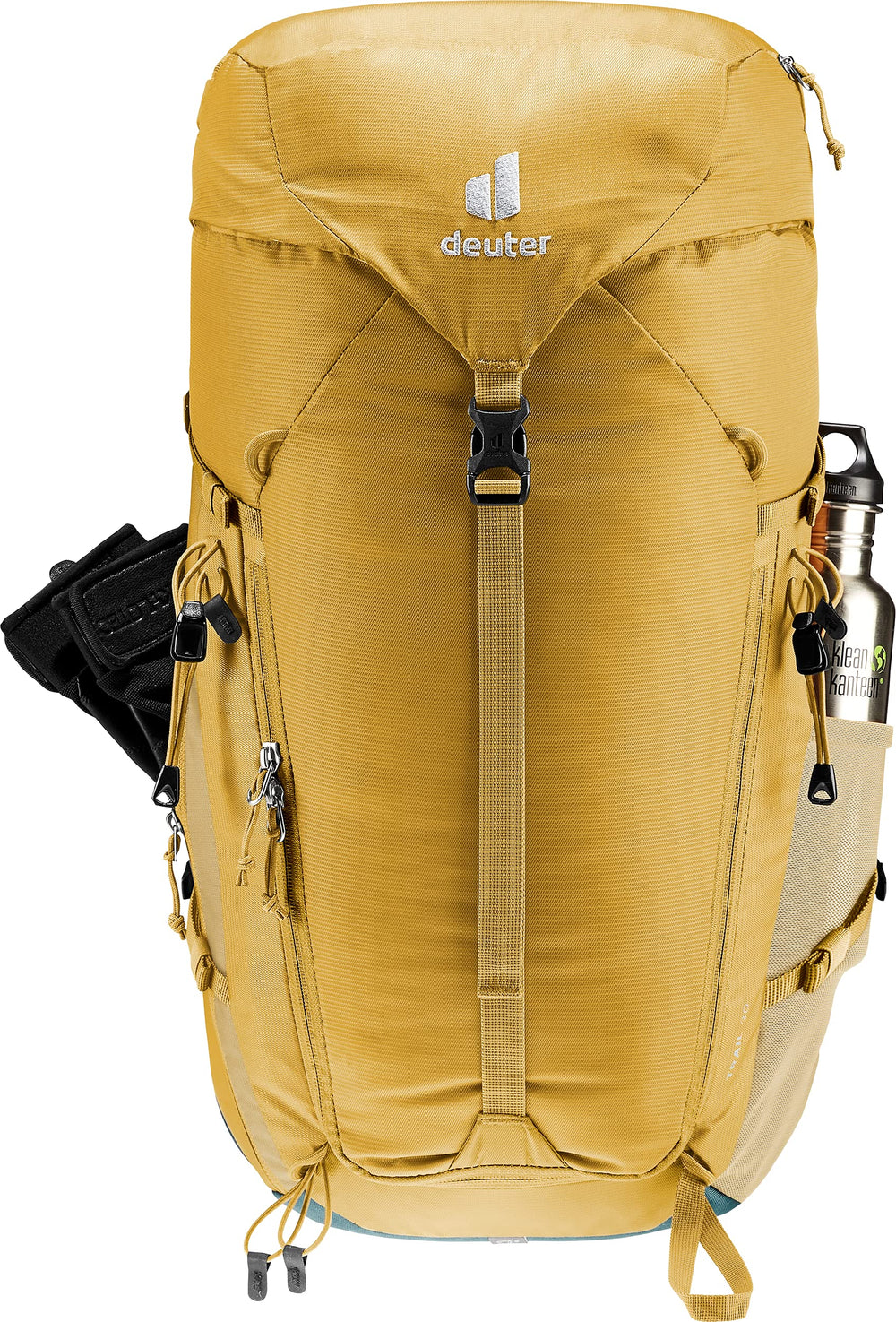 Deuter Trail 30L wet storage and front zip access on the go