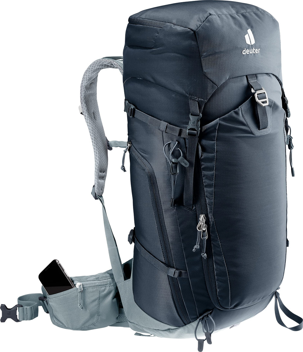 Side pocket for easy water bottle access on the Trail Pro 36