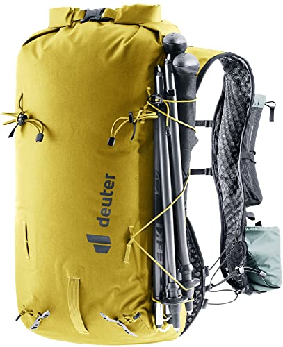 Deuter Vertrail 16L gear loops provide versatile attachment options.