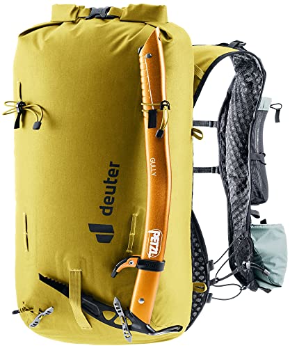 Deuter Vertrail 16L shoulder pocket fits GPS or phone securely.