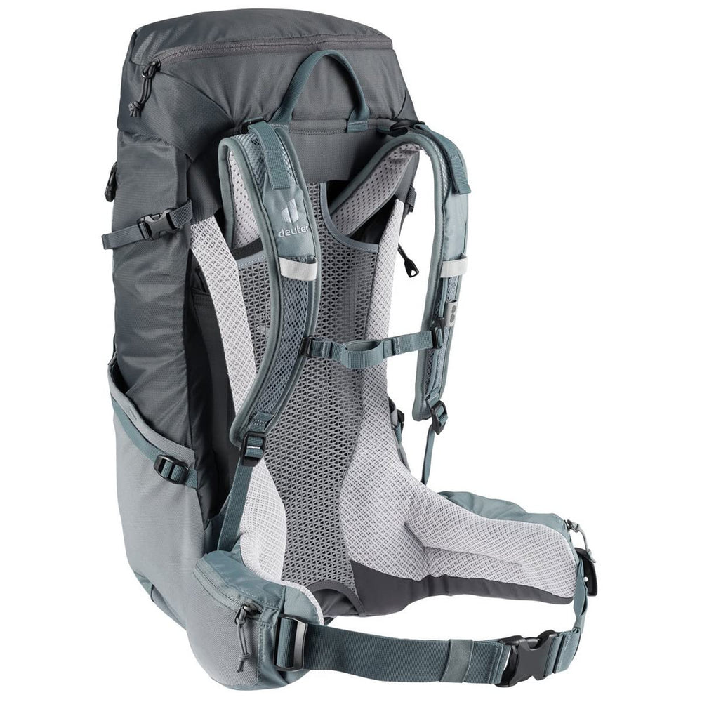 Deuter Futura 24 SL front pocket showing elastic pocket for quick-drying gear on trail.