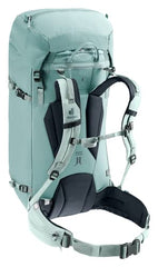 Deuter Women’s Guide 42-8 SL lid with pockets for quick access.
