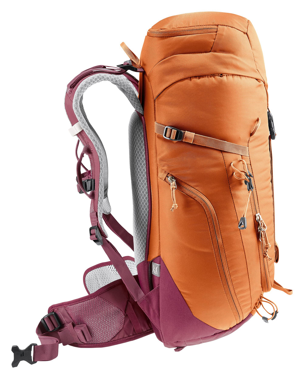 Deuter Trail 22L SL hip belt adjustments for secure fit on rough terrain