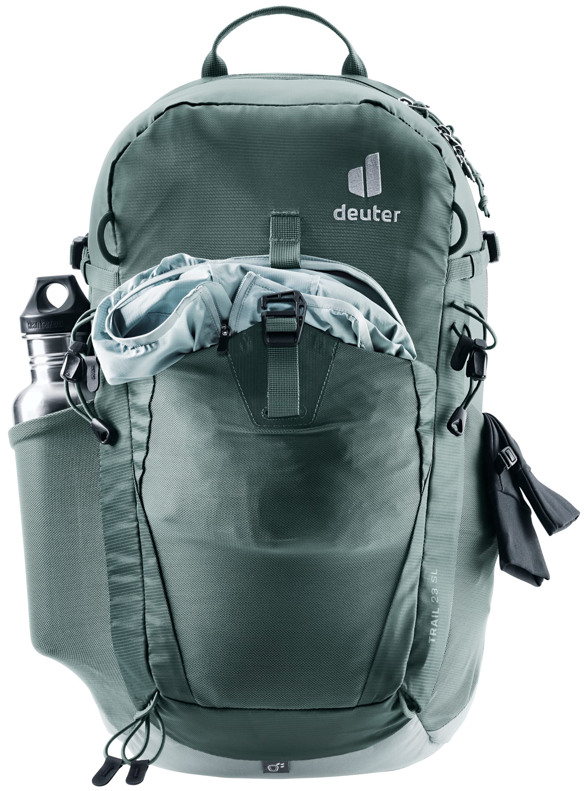 Deuter Women's Trail 23L SL hydration compartment ready for on-the-move drinking.