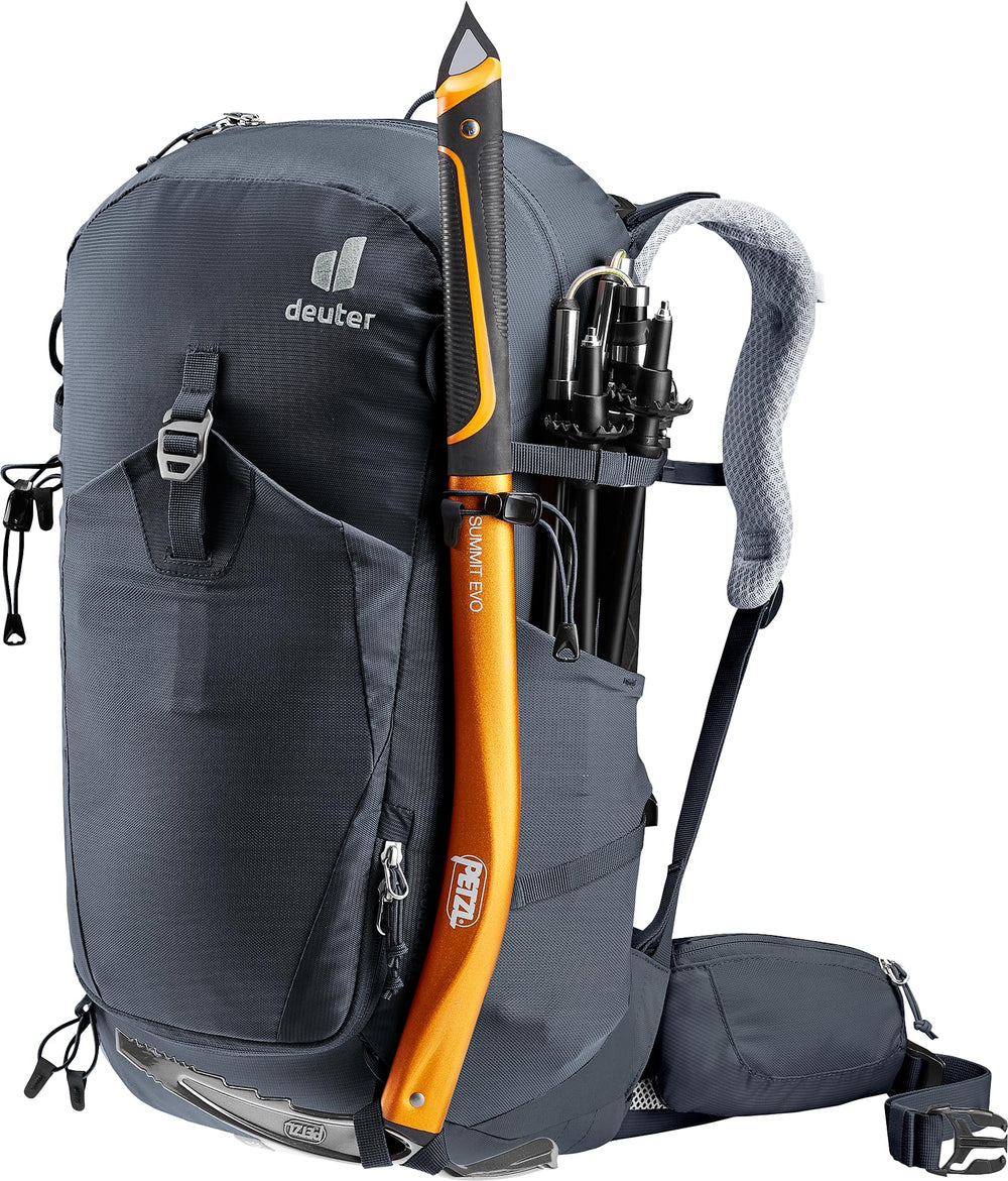 Deuter Trail Pro 31 SL bottom compartment for organized gear separation.