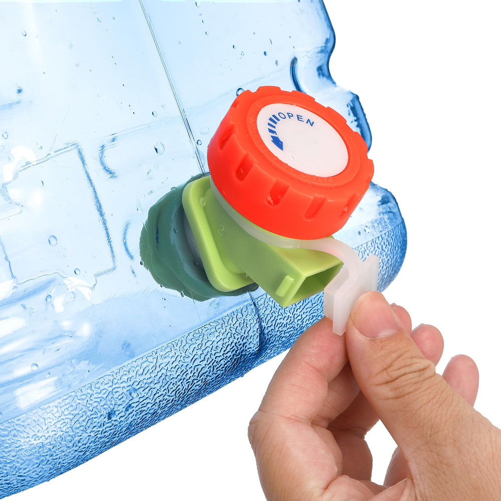 Dicunoy 2.6 gallon clear container shows water level at a glance.