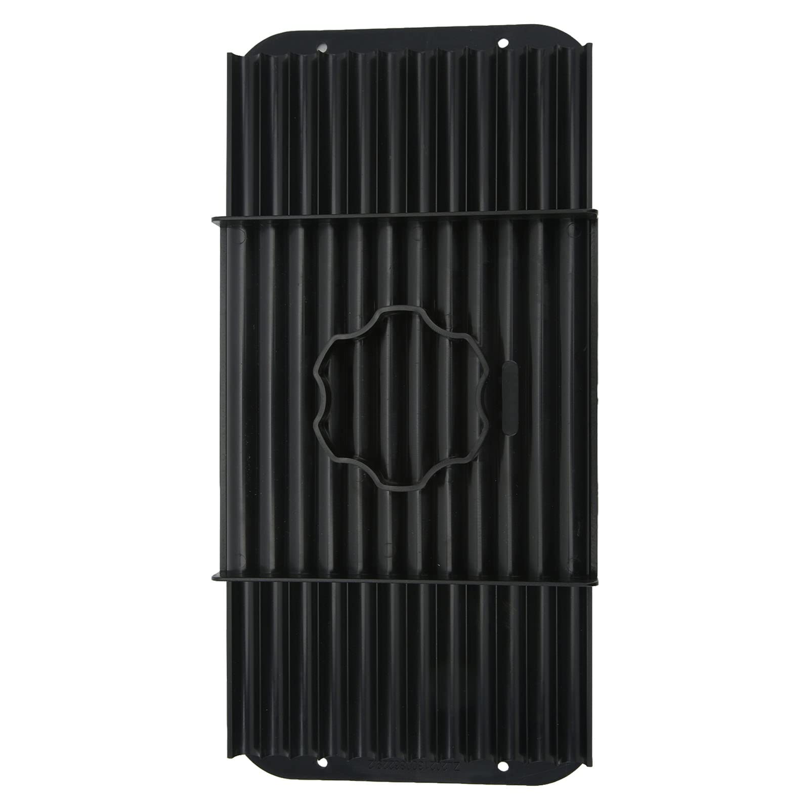 Close-up of the bottom plate with bait ready on the rolling plate