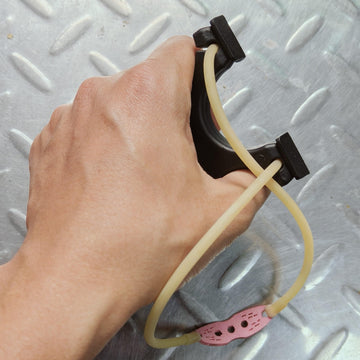 DLWCN pocket-size slingshot fits in any bag or pocket.