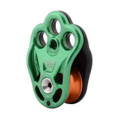 DMM Rigger Pulley hollow axle enables a lightweight, efficient rope system.