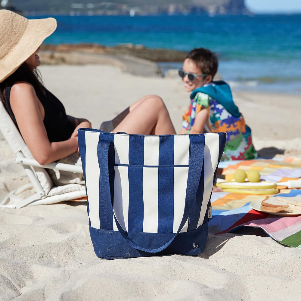 Dock & Bay cooler bag Whitsunday Blue color for outdoor adventures.