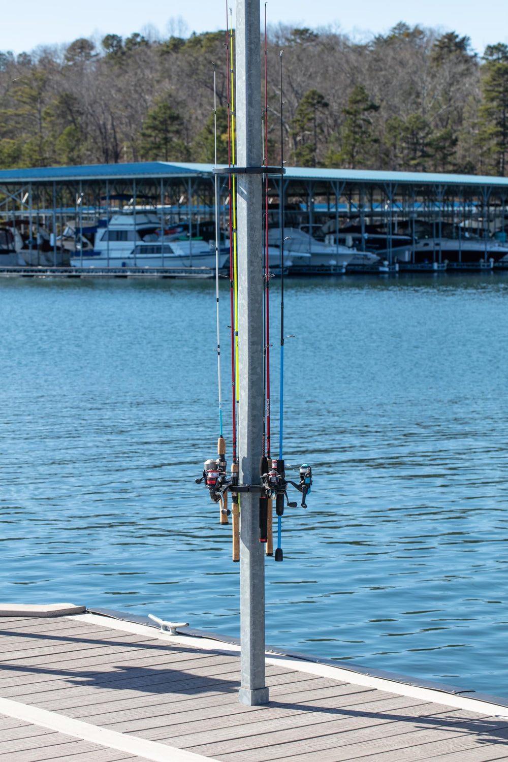 DockBloxx UV-resistant outdoor materials withstand sunlight for reliability.